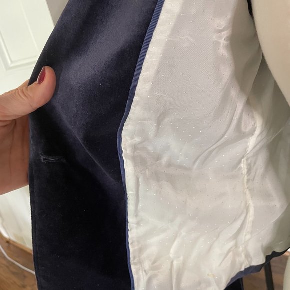 H&M Velvet blazer, size 8 / M - Picture 3 of 3